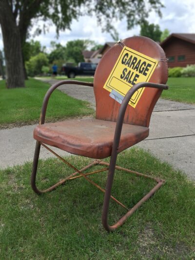 garage-sale-sign-2261502_1920